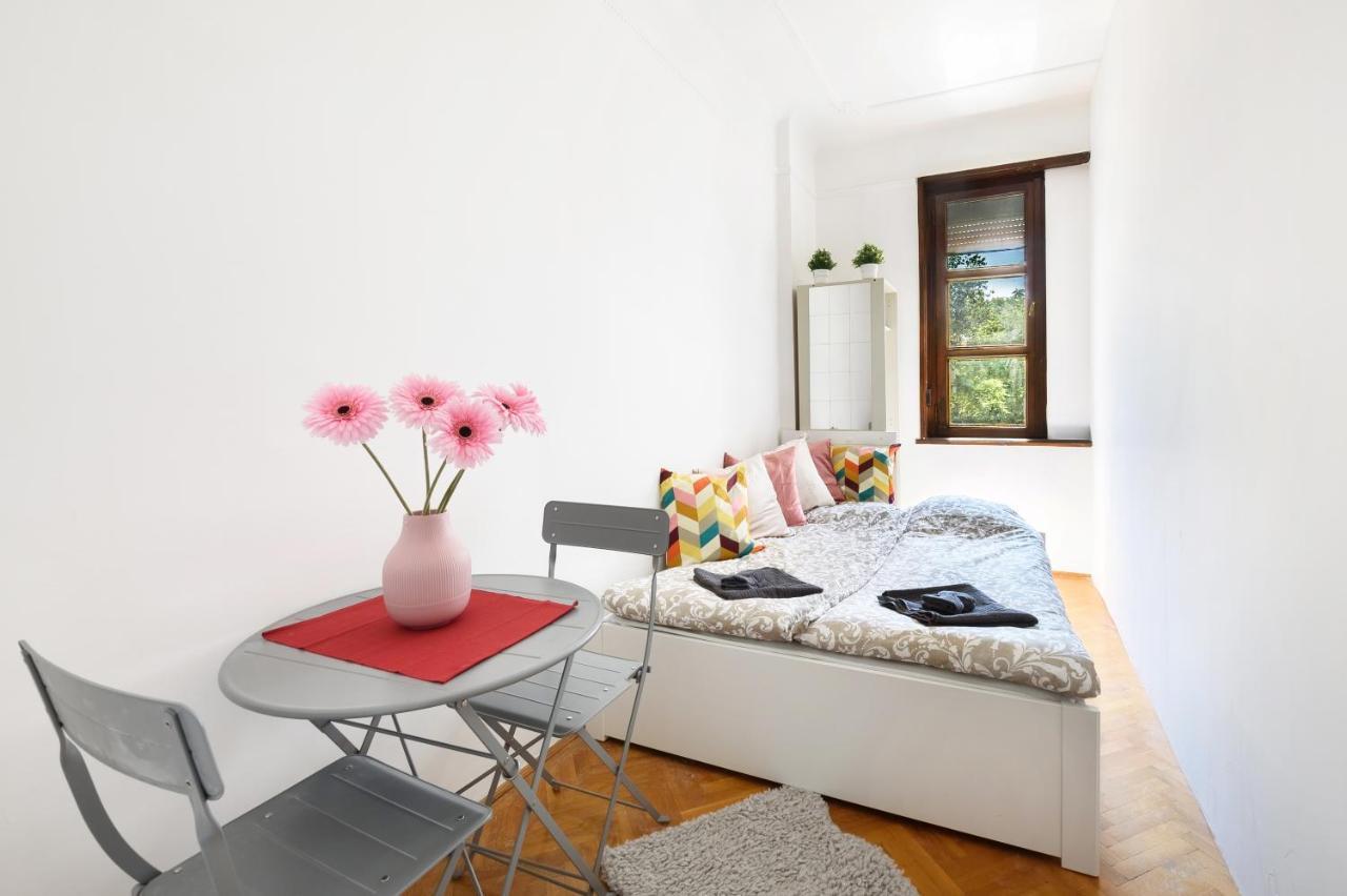 Stylish Homes Downtown Buda Будапеща Екстериор снимка