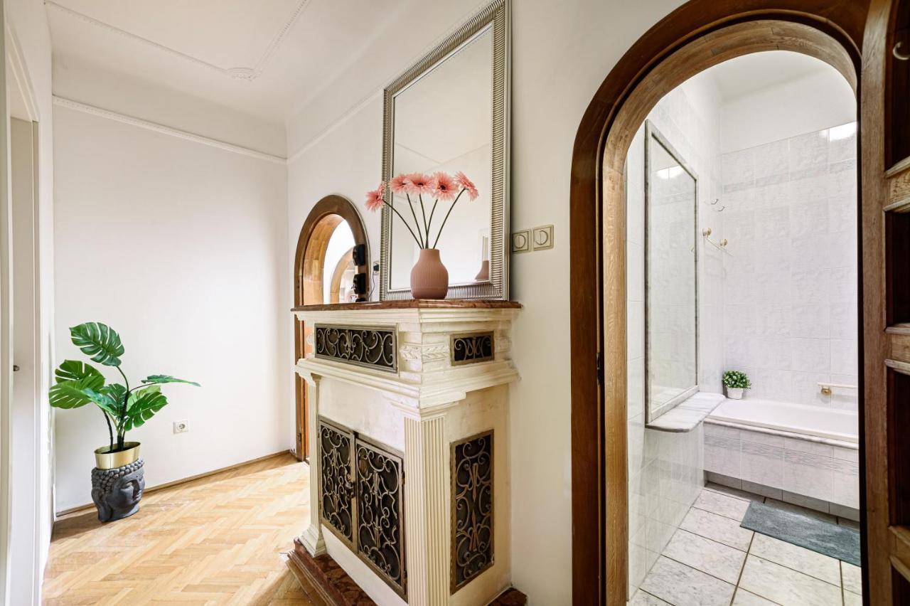 Stylish Homes Downtown Buda Будапеща Екстериор снимка